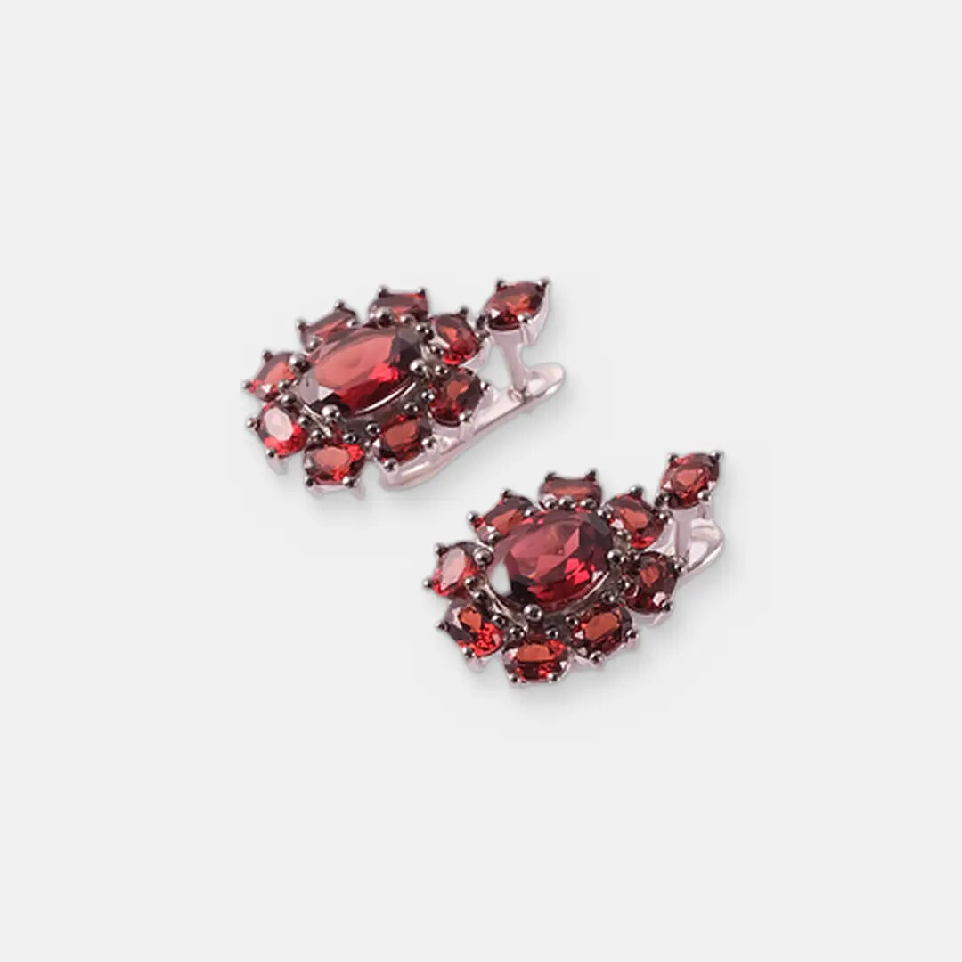 Серебряные серьги с гранатами